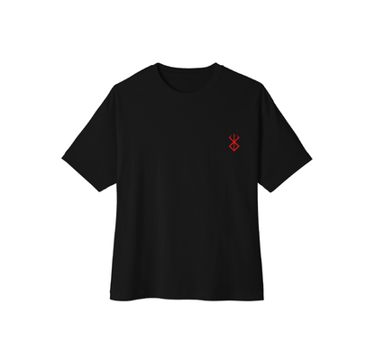 Camiseta oversize Berserk Guts blanco y negro